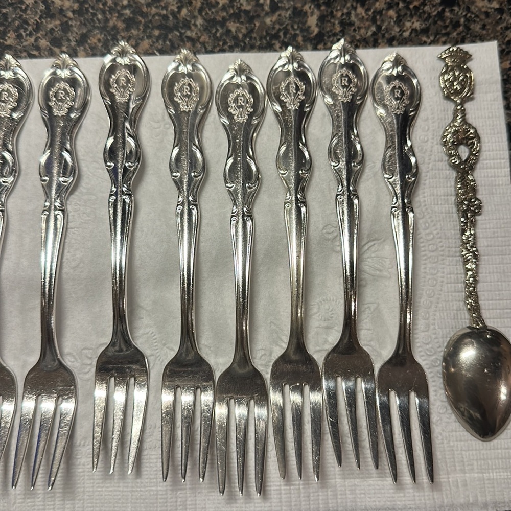 Rolex Forks and silverware set over 8 pounds of sterling silver - Picture 11 of 16